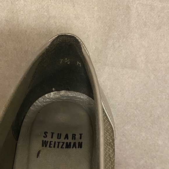 Stuart Weitzman Ideal Silver Nappa Rhinestone and Bow Flats. - Picture 11 of 16